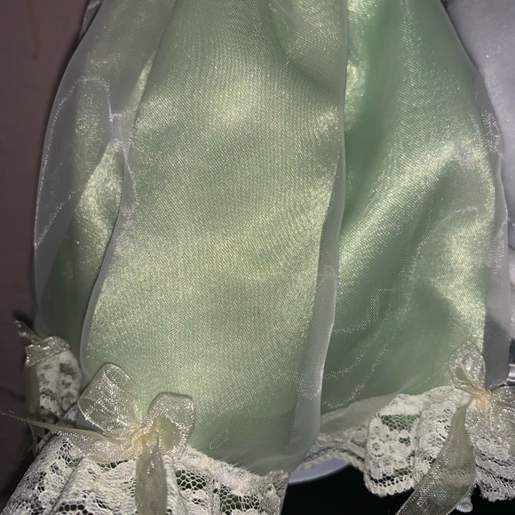 Madame Alexander Dream Winter Porcelain Thomas Kinkade Vision Spring Dolls - Picture 6 of 10